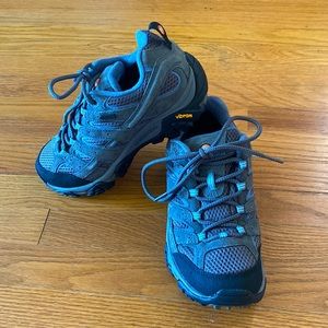 NWOT Merrell Hiking Shoes Moab 3